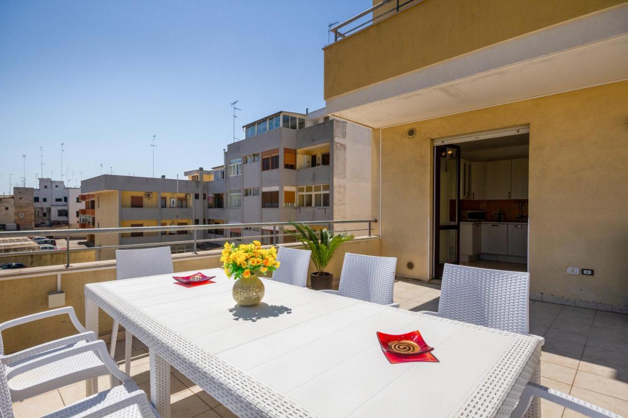 Roomy Apartment With Terrace & Parking Lecce Ngoại thất bức ảnh