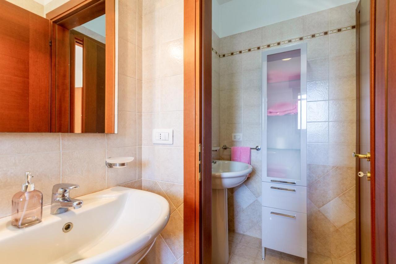 Roomy Apartment With Terrace & Parking Lecce Ngoại thất bức ảnh