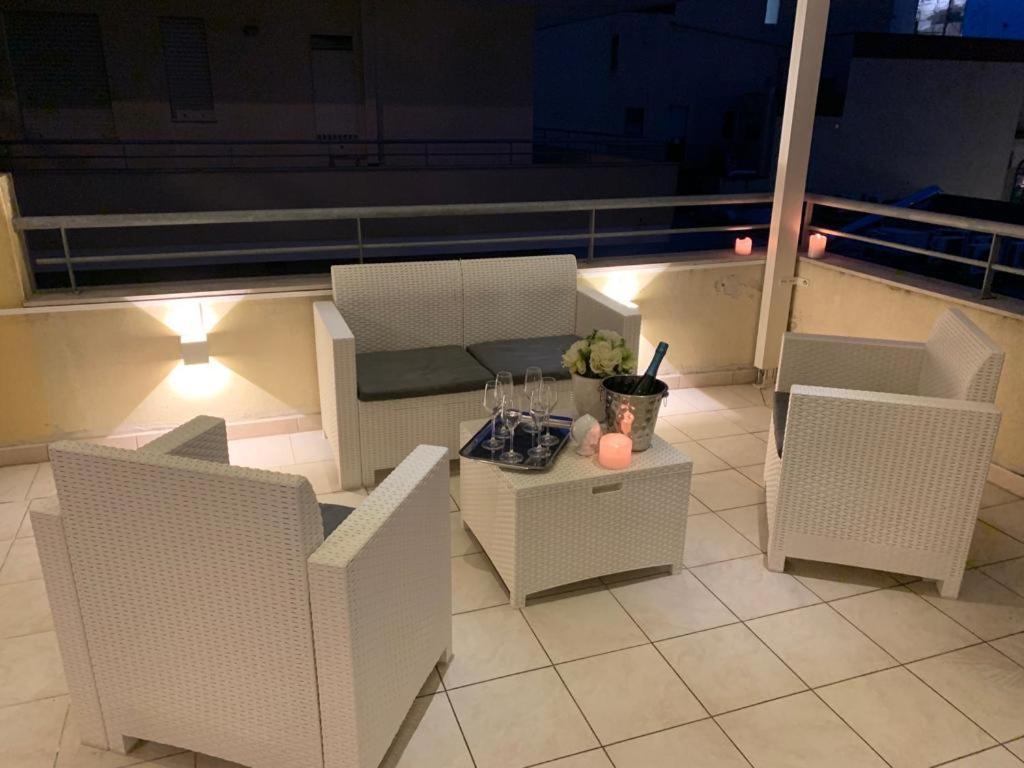 Roomy Apartment With Terrace & Parking Lecce Ngoại thất bức ảnh